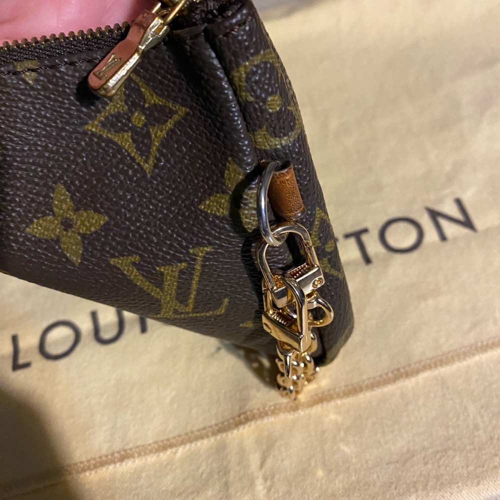 Louis Vuitton Monogram Key Pouch